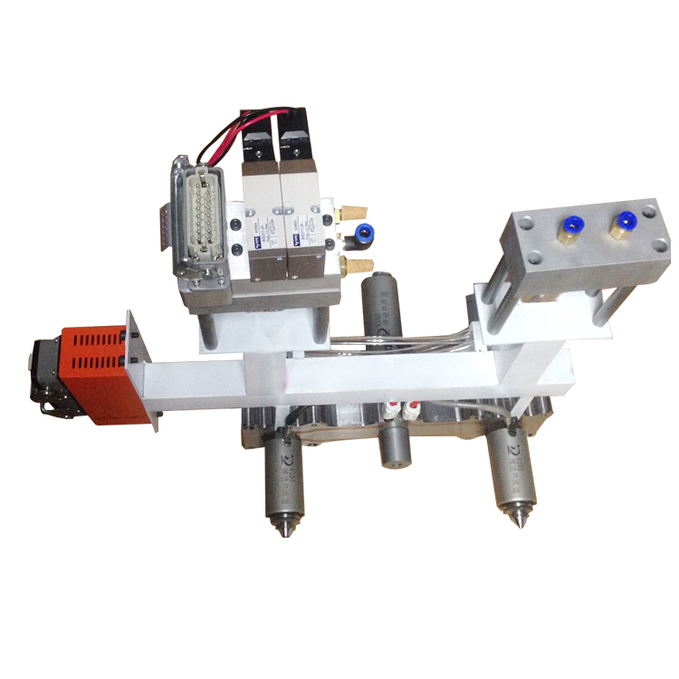 Automotive integrated hot runner